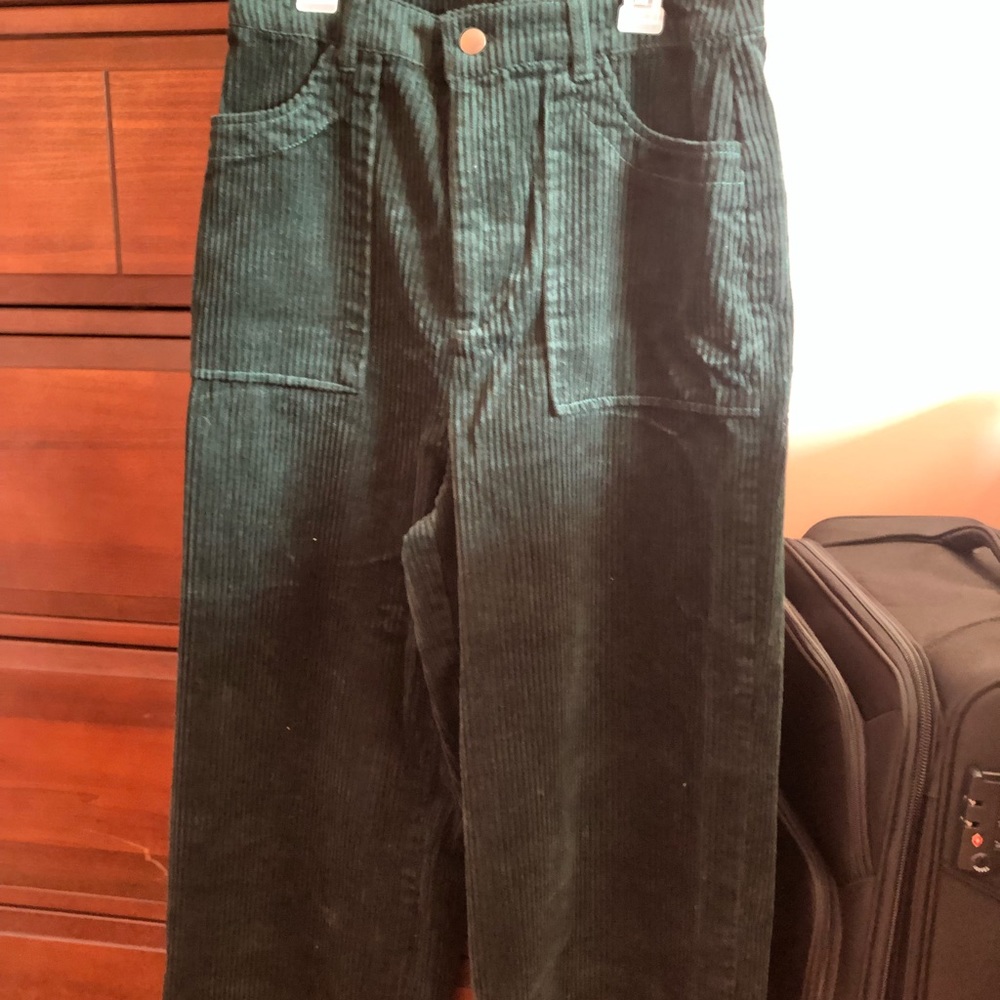 Forever 21 Dark Green Cropped Corduroy Pants
